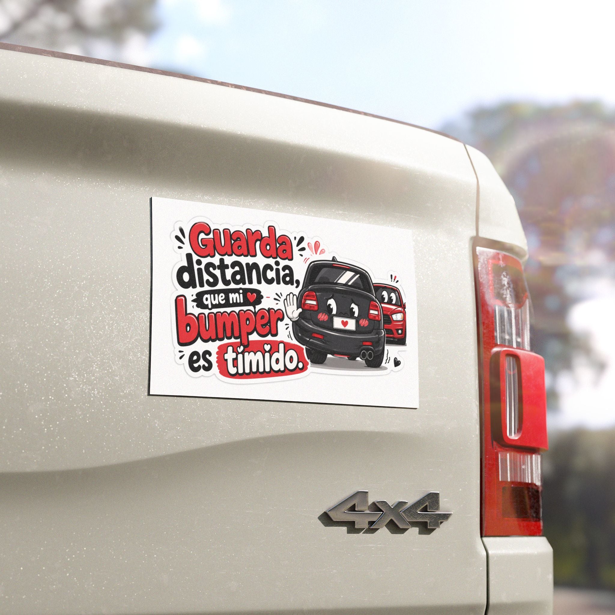 Car Magnet — "Guarda distancia, que mi bumper es tímido" Cute Spanish Safety Sticker